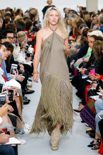 Look 14